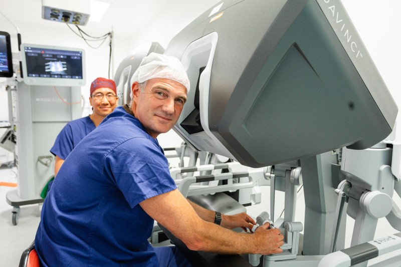 Peter Kyle, Secretary of State for Science, Innovation and Technology and David Mak, Consultant Urological Surgeon